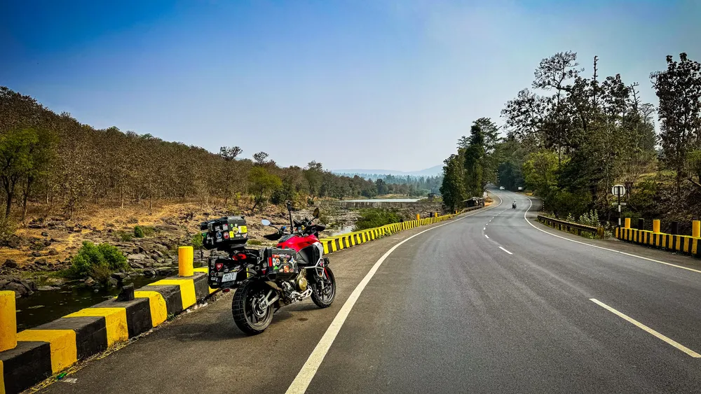 Saputara Roads welcoming us