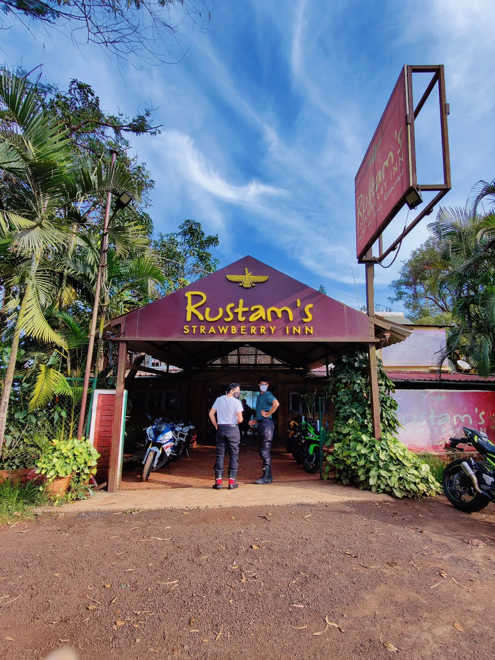 Rustom's Strawberry Inn - Panchgani